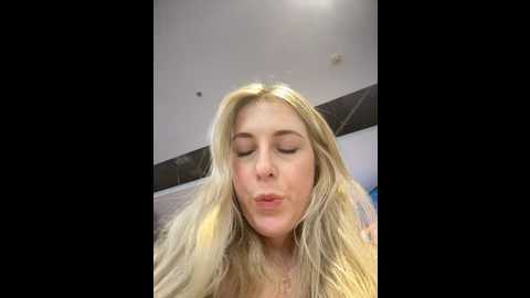 Media: mommmyyummy Stripchat 2024-11-01 10:43:00