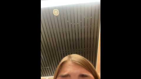 Media: sunny___bunny Stripchat 2024-11-01 14:52:00