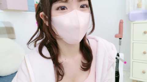 Media: _minami_ Stripchat 2024-11-02 04:30:00