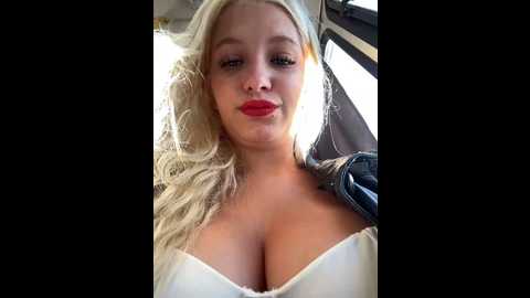 Media: milkyy_wway Stripchat 2024-11-02 07:05:00