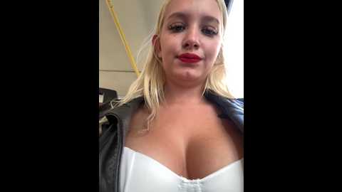 Media: milkyy_wway Stripchat 2024-11-02 08:35:00
