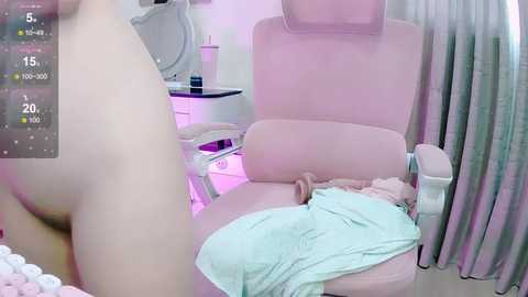 Media: sarah_xoxo Stripchat 2024-11-02 07:41:00