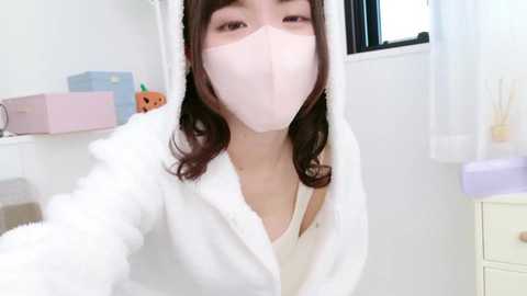Media: _minami_ Stripchat 2024-11-03 07:00:00
