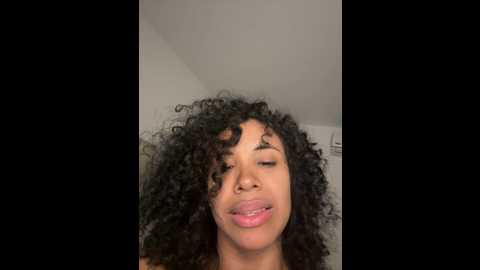 Media: brunettexio Stripchat 2024-11-03 04:48:00