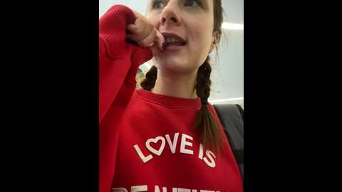 Media: dina_tease Stripchat 2024-11-03 11:34:00