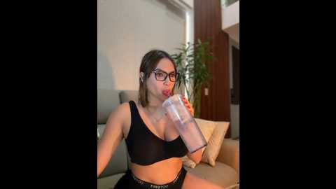 Media: hannabeckett Stripchat 2024-11-03 14:51:00