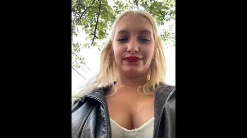 Media: milkyy_wway Stripchat 2024-11-03 08:09:00