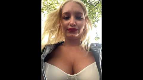 Media: milkyy_wway Stripchat 2024-11-03 08:20:00