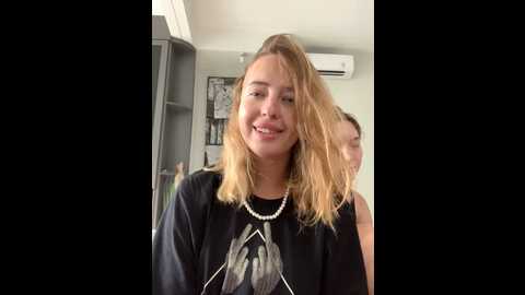 Media: nura_n_sarah Stripchat 2024-11-03 09:02:00