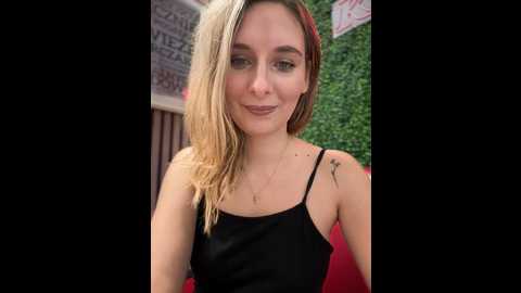 Media: the_snowwhitee Stripchat 2024-11-03 11:29:00