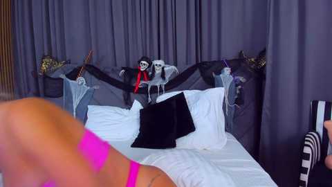 Media: awww_ella Stripchat 2024-11-04 07:31:00