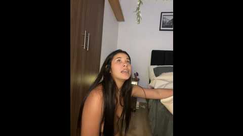 Media: crystal_bunny7 Stripchat 2024-11-04 01:17:00