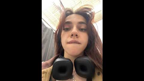 Media: lily__belle Stripchat 2024-11-04 19:28:00
