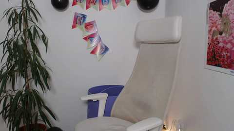 Media: michelle_melnss Stripchat 2024-11-04 08:35:00