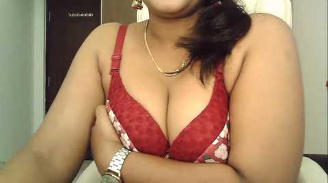 Media: spandana_sweety Stripchat 2024-11-04 09:49:00