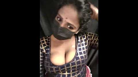 Media: tamil_kaamakanni Stripchat 2024-11-04 10:30:00
