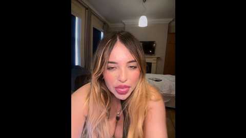 Media: alirawrz Stripchat 2024-11-05 12:16:00