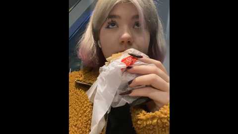 Media: baby__naughty Stripchat 2024-11-05 15:06:00