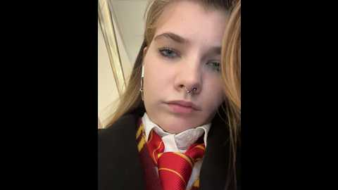 Media: holy_tereza Stripchat 2024-11-05 18:16:00