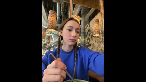 Media: lia__love Stripchat 2024-11-05 16:52:00