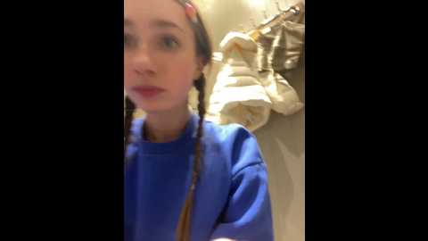 Media: lia__love Stripchat 2024-11-05 17:59:00