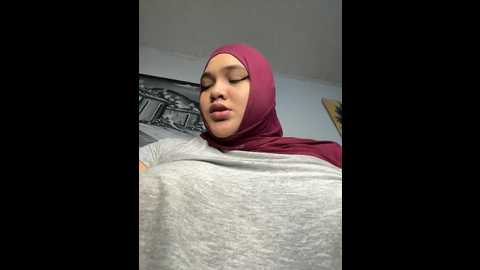 Media: sweetmuslim01 Stripchat 2024-11-05 06:17:00