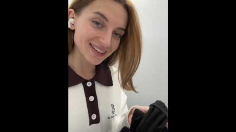 Media: _angelari_ Stripchat 2024-11-06 20:59:00