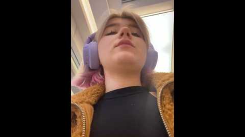 Media: baby__naughty Stripchat 2024-11-06 16:02:00