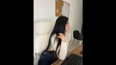 Media: carolina_novoa Stripchat 2024-11-06 21:41:00