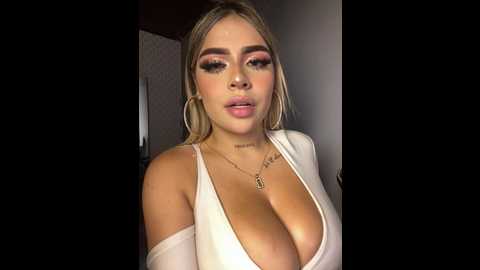 Media: miawhitepink_ Stripchat 2024-11-06 07:08:00