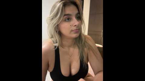 Media: oriana_zoeee Stripchat 2024-11-06 00:57:00