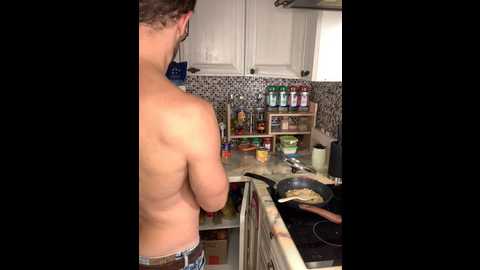 Media: pawsitive_panther Stripchat 2024-11-06 15:48:00