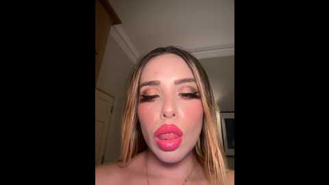 Media: alirawrz Stripchat 2024-11-07 15:35:00