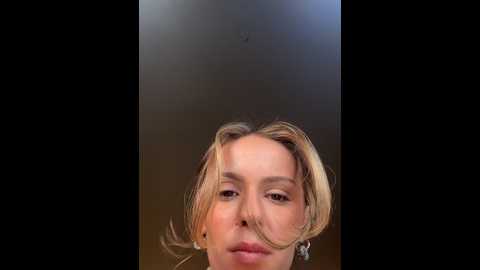 Media: hotbella_ Stripchat 2024-11-07 02:36:00
