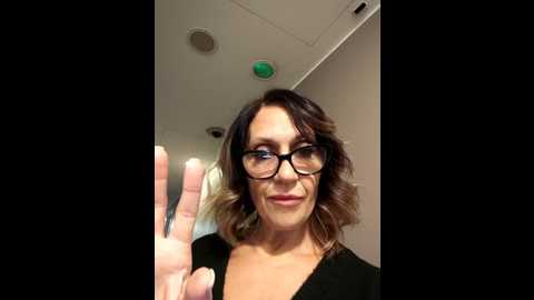 Media: jasminenoir2 Stripchat 2024-11-07 21:33:00