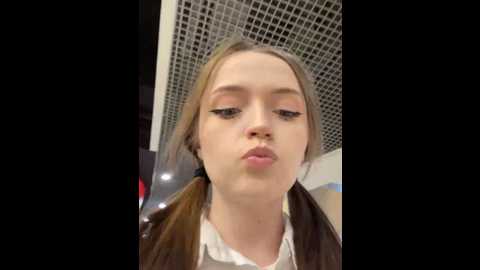 Media: jessi_meow Stripchat 2024-11-07 15:05:00