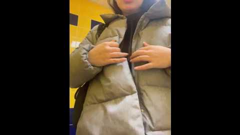 Media: pantyless Stripchat 2024-11-07 00:18:00