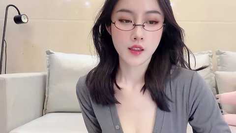 Media: ruoling_19 Stripchat 2024-11-07 18:41:00