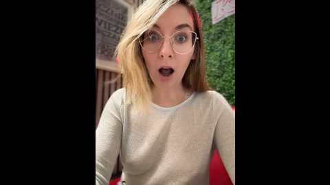 Media: the_snowwhitee Stripchat 2024-11-07 09:28:00