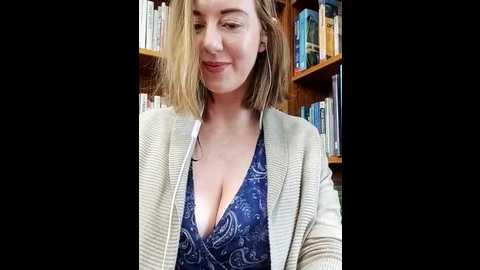 Media: topsywilde Stripchat 2024-11-07 09:14:00