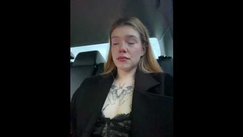 Media: honey___hot Stripchat 2024-11-08 12:48:00