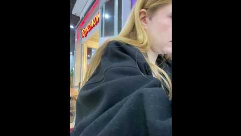 Media: honey___hot Stripchat 2024-11-08 16:55:00