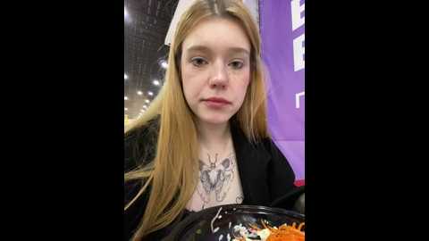 Media: honey___hot Stripchat 2024-11-08 16:59:00