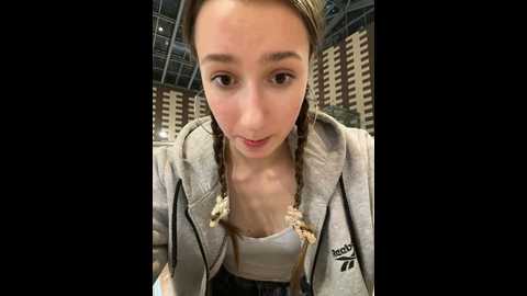 Media: lia__love Stripchat 2024-11-08 16:52:00