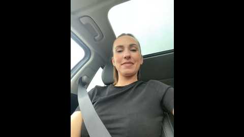 Media: lola_tentatiion Stripchat 2024-11-08 11:36:00