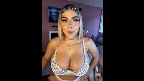Media: miawhitepink_ Stripchat 2024-11-08 11:16:00