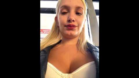 Media: milkyy_wway Stripchat 2024-11-08 08:04:00