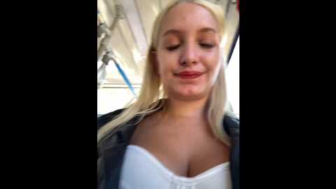 Media: milkyy_wway Stripchat 2024-11-08 08:59:00