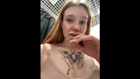 Media: honey___hot Stripchat 2024-11-09 16:53:00