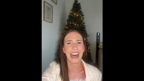 Media: lola_tentatiion Stripchat 2024-11-09 12:33:00